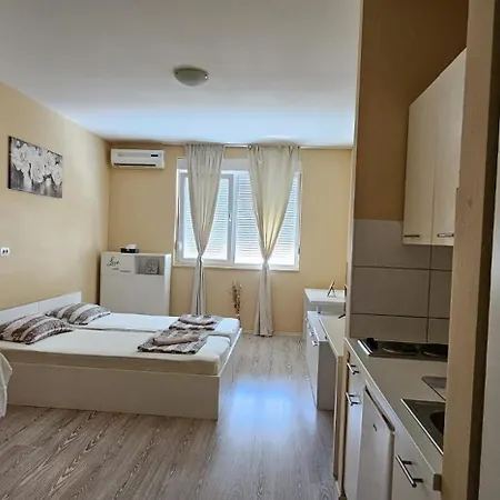 Urban Apartamento *